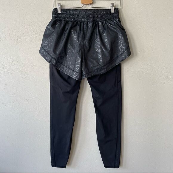 Athleta Black Rainier 2-in-1 Tight Layered Shorts Leggings Combo - Size: Small - Picture 3 of 10